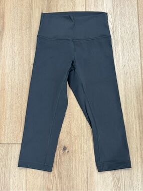 Lululemon Charcoal Gray Crop Leggings - Size 4